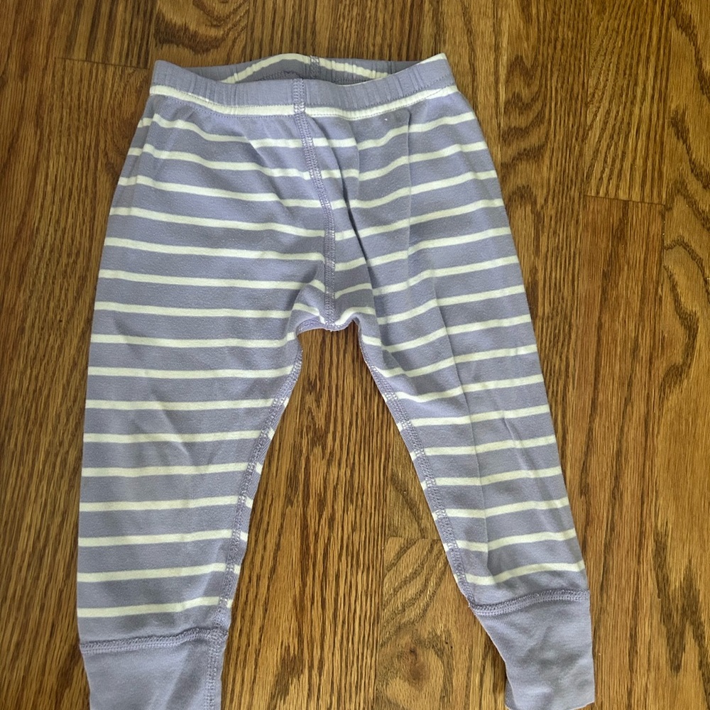 Hanna Andersson Lavender Skater Dress with diaper cover, leggings, and sweatpant - Picture 4 of 11